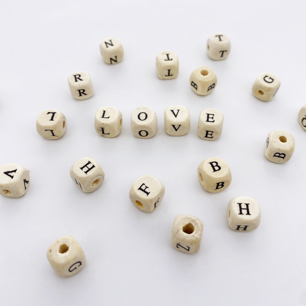 Perle en bois alphabet - Lot 312 pcs