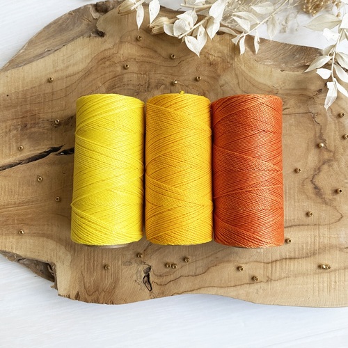 Le fil ciré polyester Linhasita 1mm fait son apparition sur notre site internet 🌟

Vous nous les avez beaucoup réclamés alors les voici ! 22 coloris tous aussi sublimes les uns que les autres pour le micro-macramé, la fabrication de bijoux et pleins d’autres réalisations 😍

Quelques petits accessoires viendront compléter la gamme très bientôt 🫶🏼
On a hâte de vous voir créer avec ! 

·•··•··•·

Retrouvez le fil ciré Linhasita sur notre site internet www.mansasmacrame.com et taguez-nous sur vos photos de créations ♡

·•··•··•·

#micromacrame #macrame #corde #fil #polyester #bijoux #macramejewelry #bijouxmacrame #mansasmacrame #corderiemansas